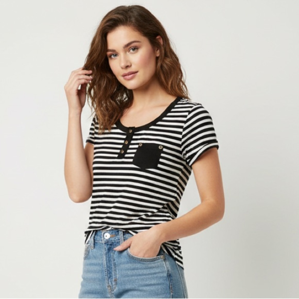 Splash Monochrome Black & White Striped Henley Tee Gold Snaps Pocket M NWOT